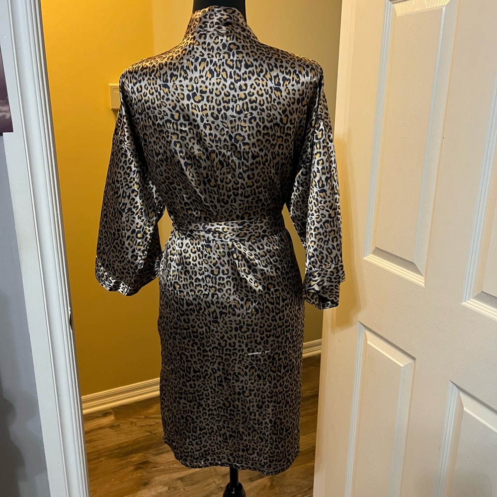 Source Unknown Animal Print Satin Robe - Picture 3 of 5